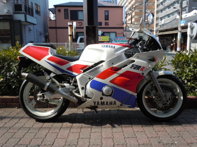 ヤマハFZR400R